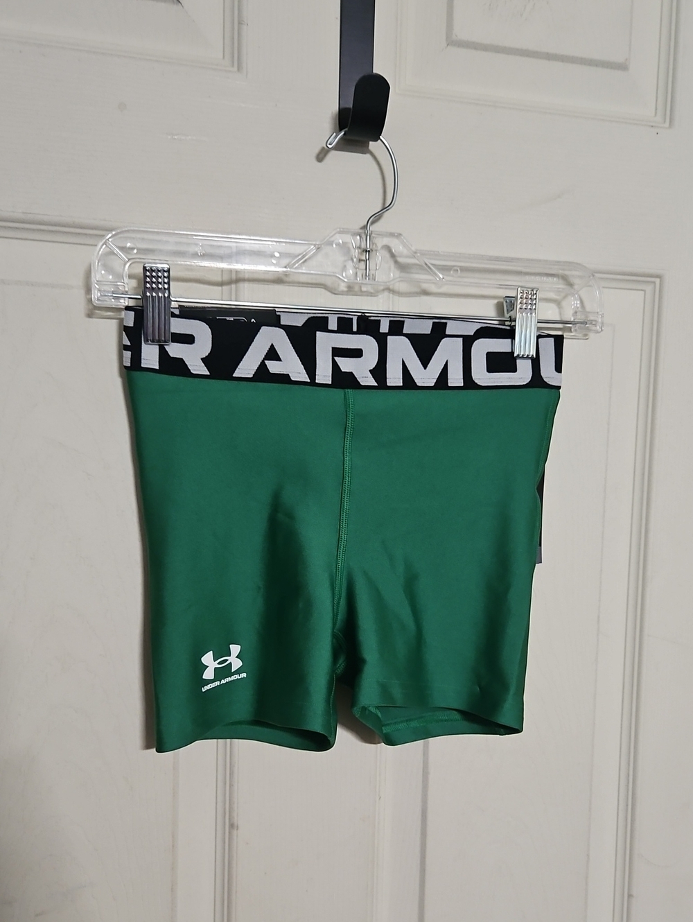 Under Armour Women's HeatGear 3" Shorty Shorts: GREEN: NEW WITH TAGS: SIZE XS